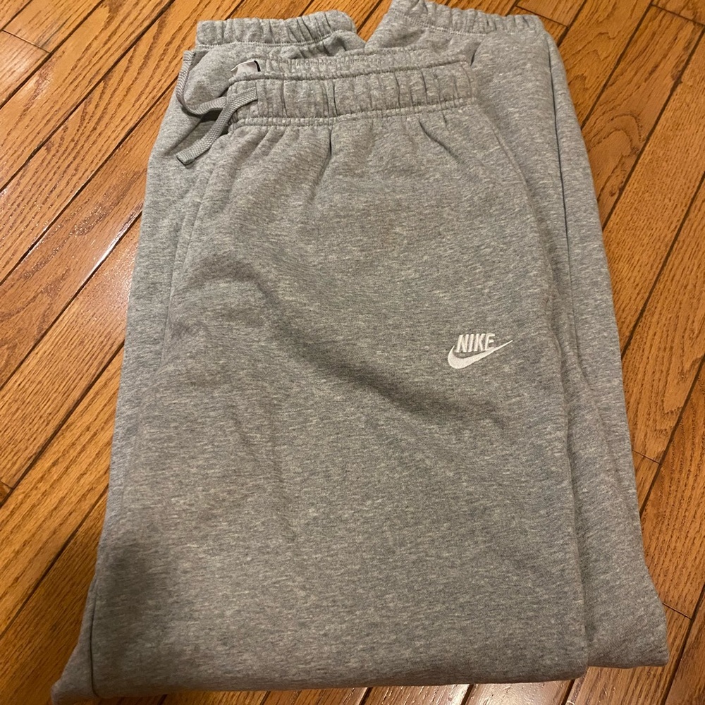 Gray Nike Sweatpants - M